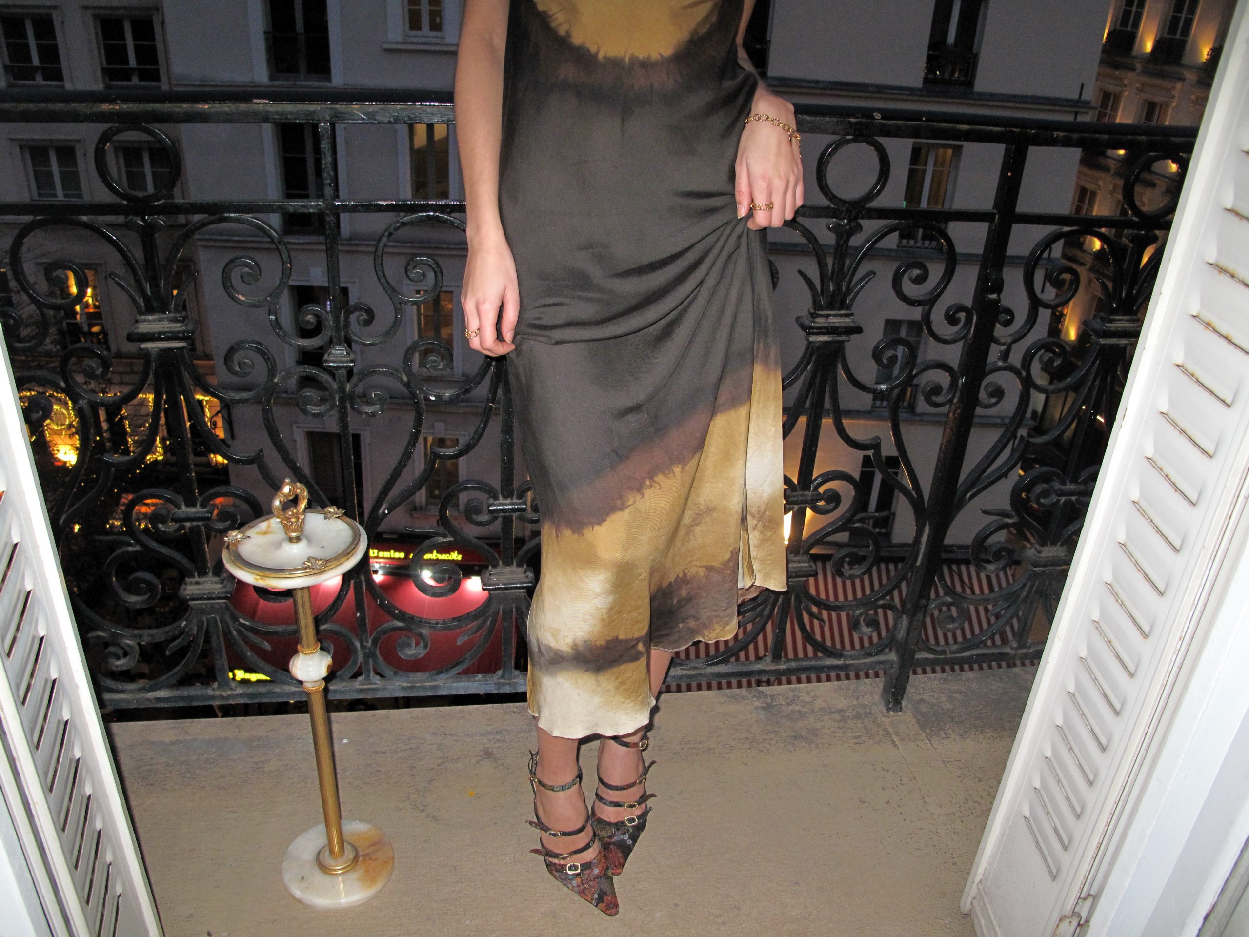 Robe collab satin de soie "Papillon" – Image 4